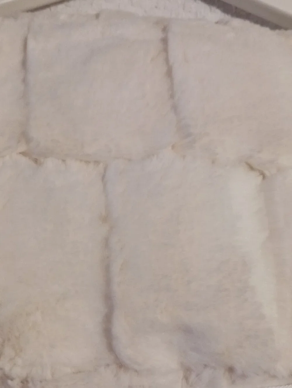 Luxurious! Anastasia Stassie Faux Fur Throw - Ivory Weave Design ⚜️